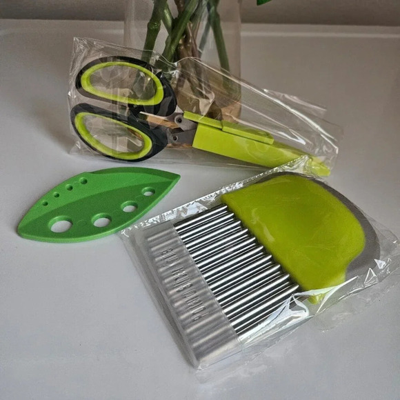 Herb scissors, herb stripper and crinkle wavy cutter knife set - Picture 1 of 5